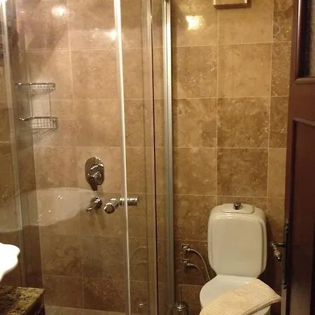 Nilya Affittacamere 3*